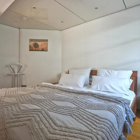 Loft13 Traumhafte Mit Terrasse Fuer 4 Gaeste شقة